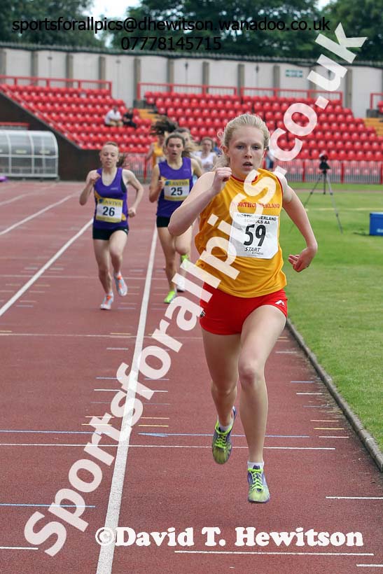 Girls 800 metres, Northern Inter-County Schools, Gateshead International Stadum. Photo: David T. Hewitson/Sports for All Pics